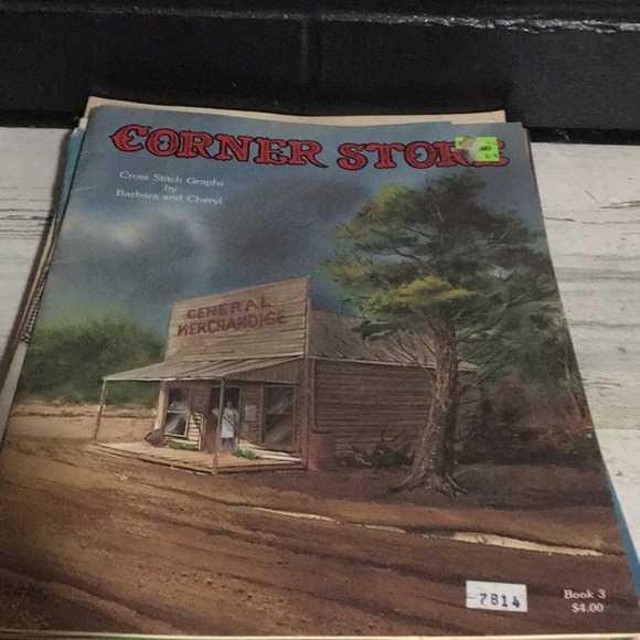 Vintage crochet, cross stitch, needlepoint, and quilting booklets ‘70’s and 80’s - Picture 12 of 16